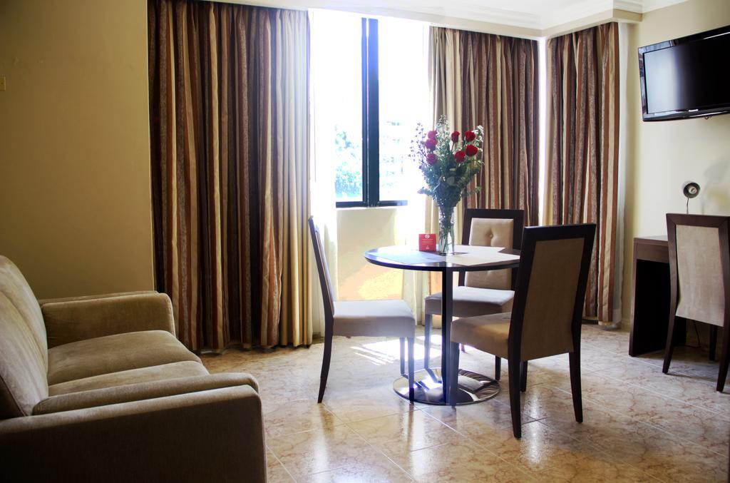 Aparthotel Sevilla Suites Panama City Phòng bức ảnh